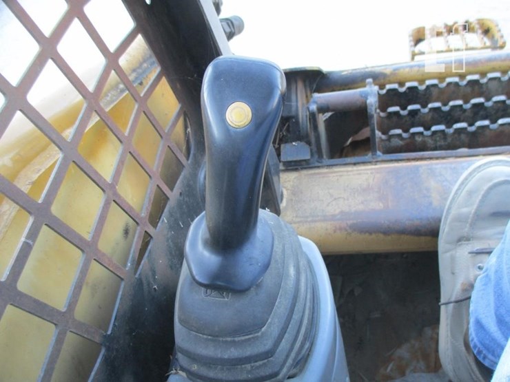 2002-caterpillar-246d-image-9
