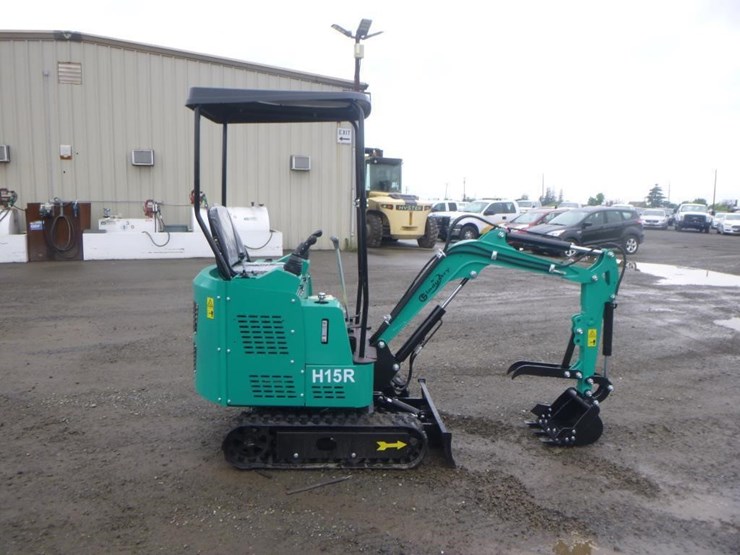 2026-agt-h15r-hydraulic-excavator-image-7