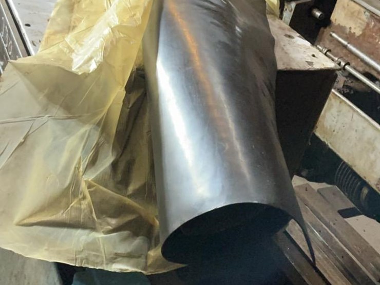 #230-•-tool-chest-and-rubber-sheet-image-2