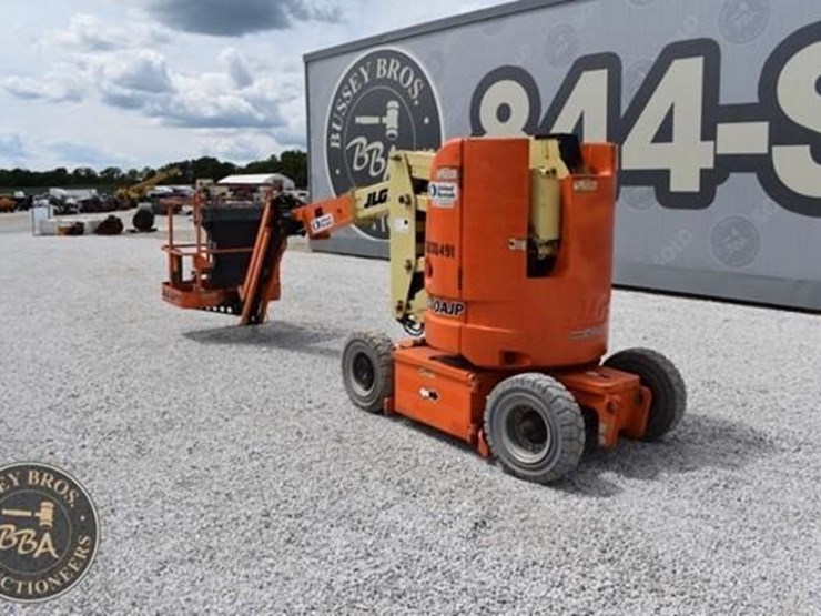 2013-jlg-e300ajp-image-7