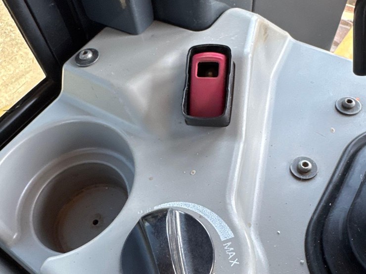 2021-komatsu-d71px-24-image-23