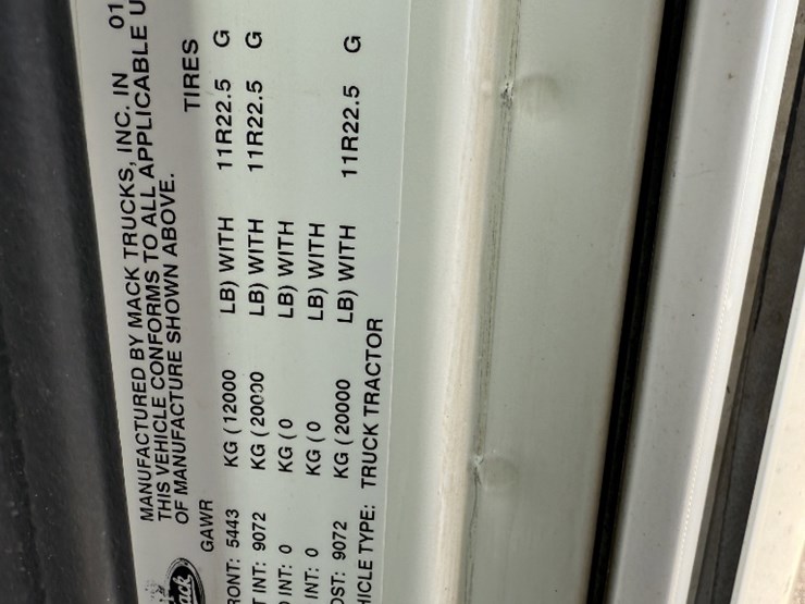 2015-mack-pinnacle-cxu613-image-12