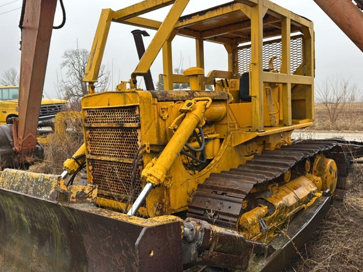 international-125c-image-1