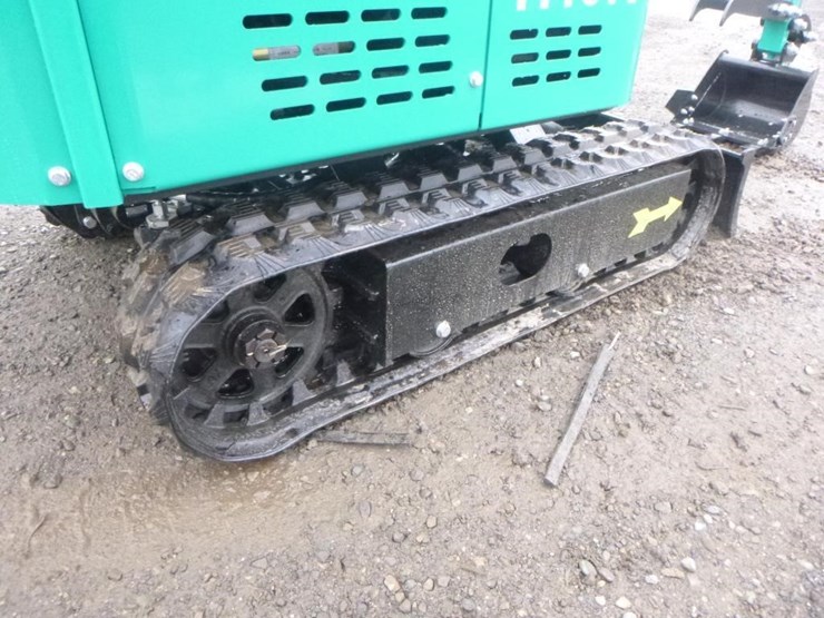 2026-agt-h15r-hydraulic-excavator-image-25