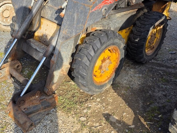 new-holland-ls140-image-26