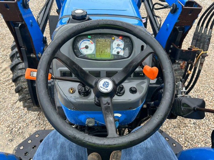 2016-new-holland-workmaster-70-image-21