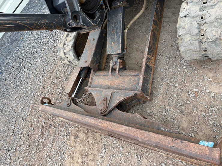 2016-deere-35g-image-9