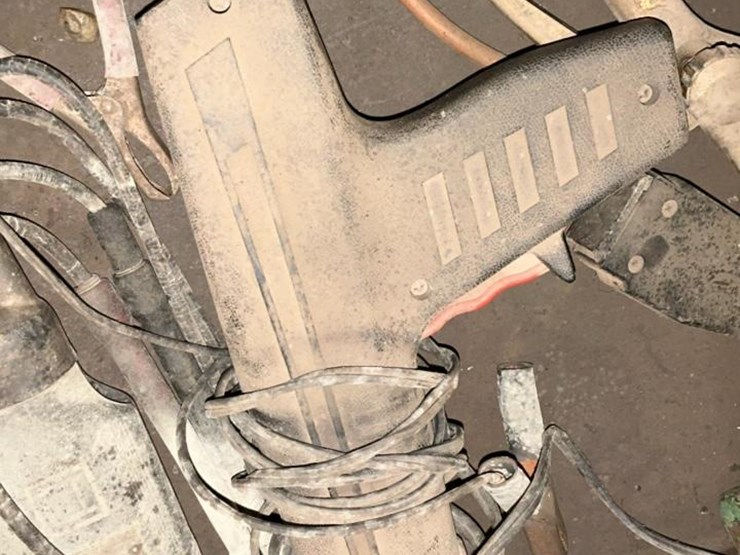 #228-•-tool-chest-and-contents-image-63