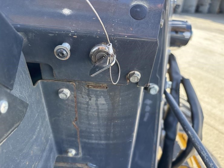 2018-deere-210lep-image-36