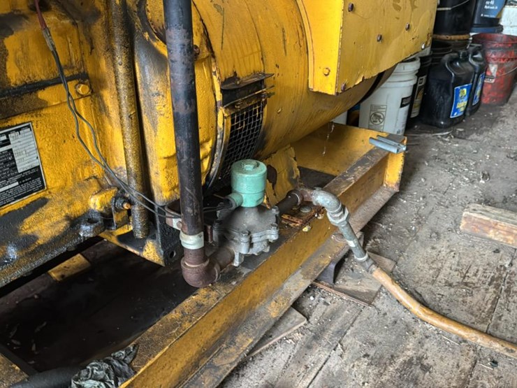 #255-•-cat-genset-image-21