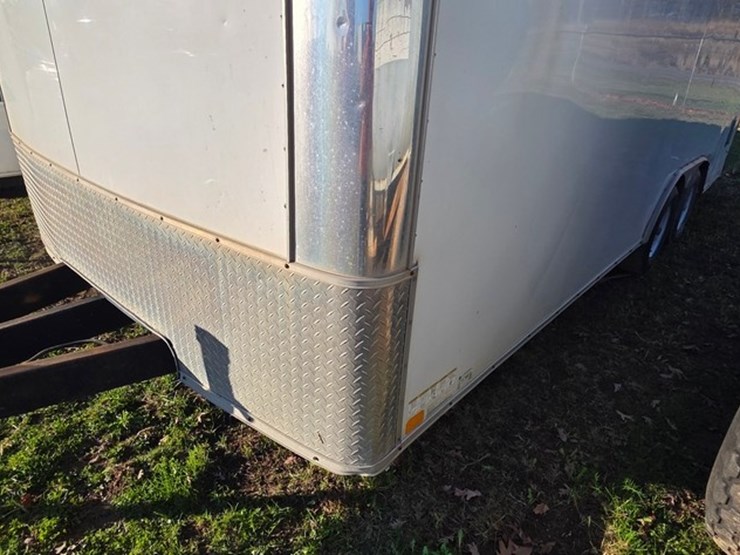 2013-united-trailer-2-axle-20'-box-trailer-(title)-image-7