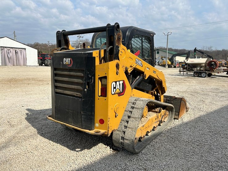2020-caterpillar-259d3-image-4