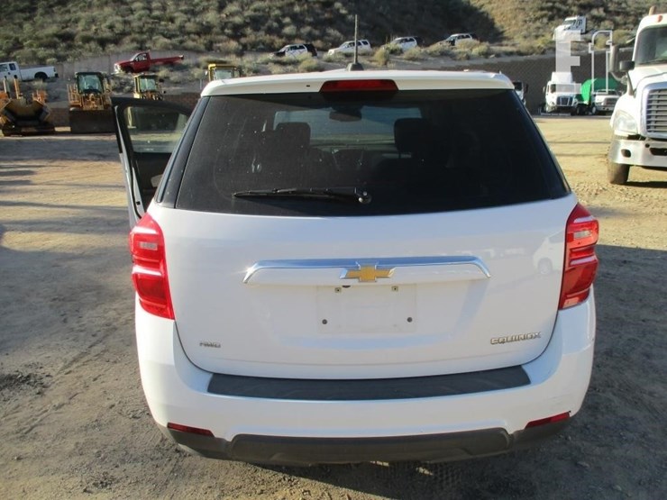 2016-chevrolet-equinox-ls-image-16