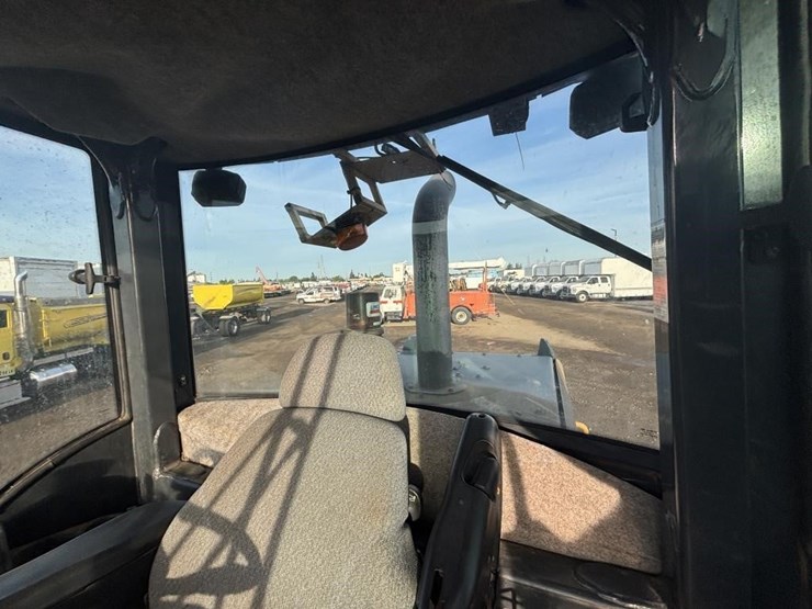 2005-deere-624j-image-42