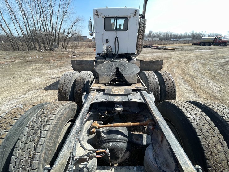 2004-kenworth-t800-image-52