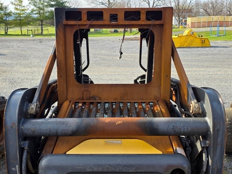 new-holland-ls140-image-17