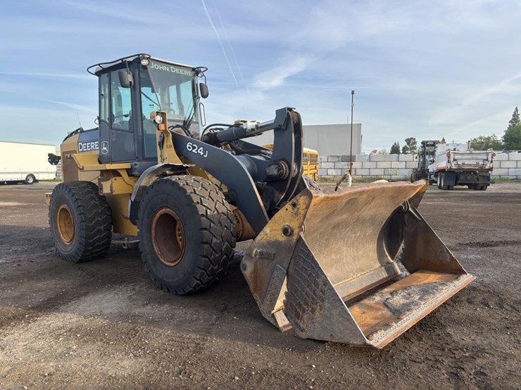 2005-deere-624j-image-2