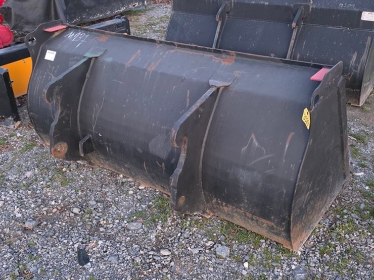 case-74"-tooth-loader-bucket-image-2