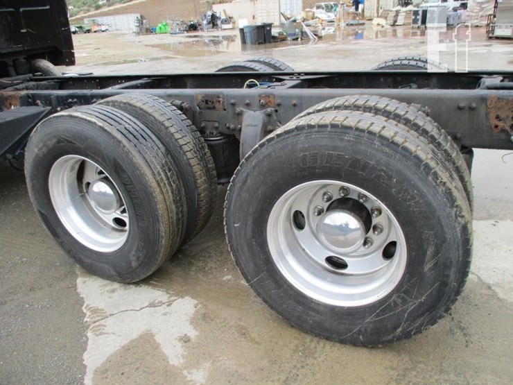 2008-sterling-l9500-image-20