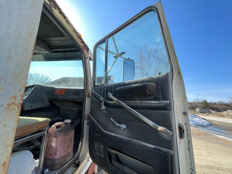 1987-ford-ltl9000-image-84