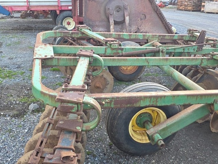 john-deere-210-image-9