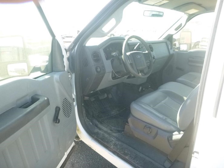 2011-ford-f250-image-15