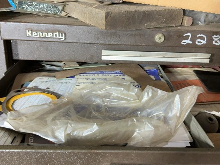 #228-•-tool-chest-and-contents-image-17