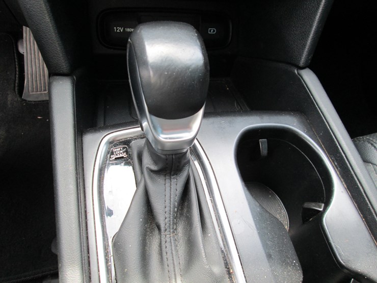 2019-hyundai-santa-fe-image-27