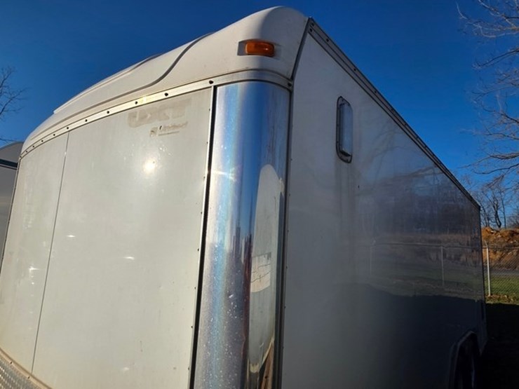 2013-united-trailer-2-axle-20'-box-trailer-(title)-image-8