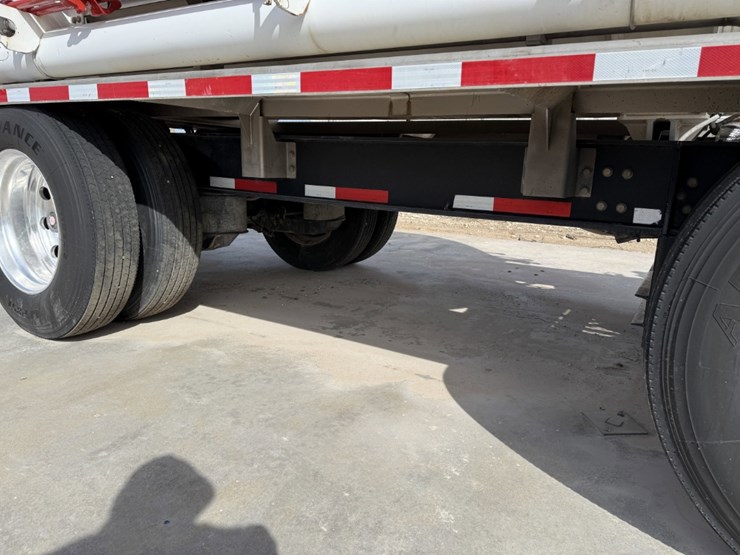 2018-cs&p-270k-scfh-10k-wp-nitrogen-pumper-mtd-on-2018-loadcraft-t/a-trailer-image-17