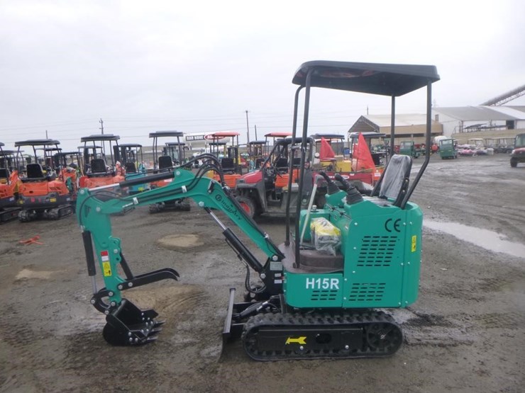 2025-agt-h15r-hydraulic-excavator-image-5