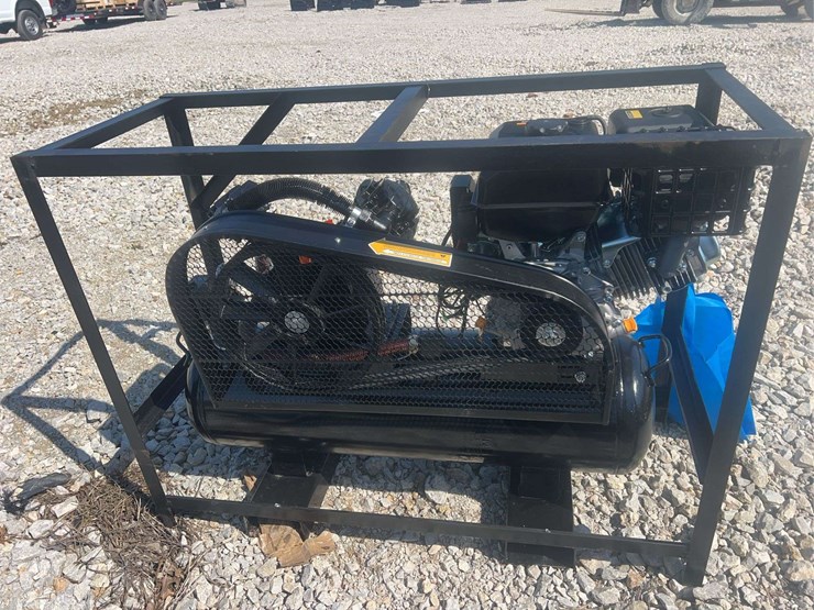 2026-agt-industrial-le4-air-compressor-image-3