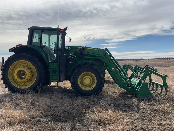 2019-john-deere-6175m-image-3