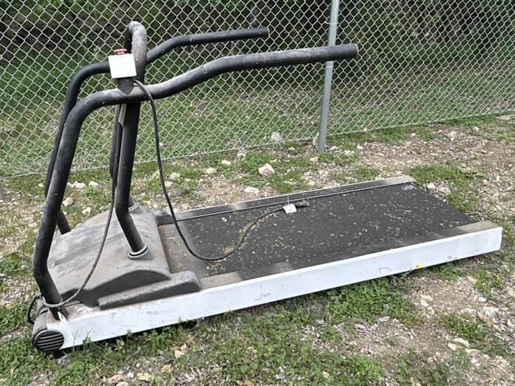 #90-•-full-vision-commercial-treadmill-image-1