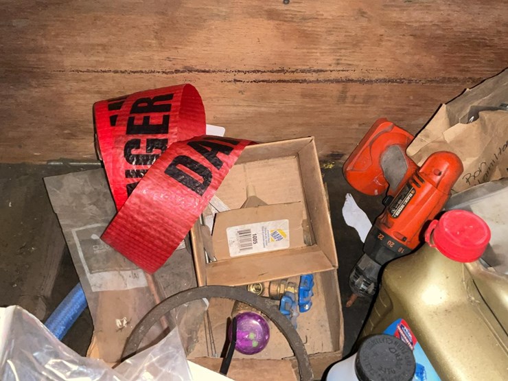 #266-•-tool-chest,-oils,-torches-and-parts-image-3