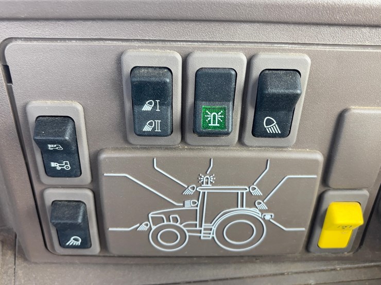 2018-john-deere-6145m-image-28