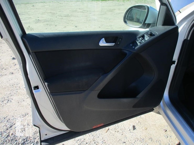 2013-volkswagen-tiguan-image-14