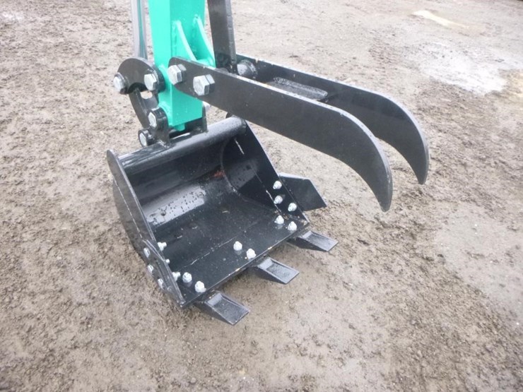 2025-agt-h15r-hydraulic-excavator-image-9