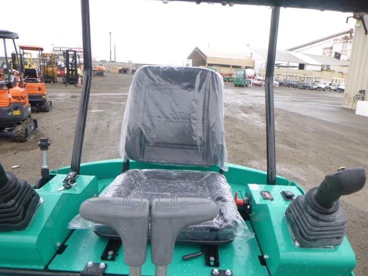 2026-agt-h15r-hydraulic-excavator-image-19