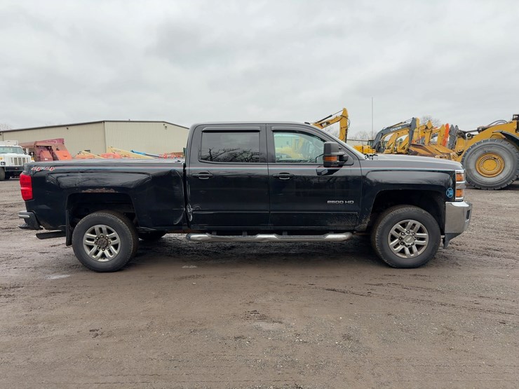 2016-chevrolet-silverado-2500hd-image-6