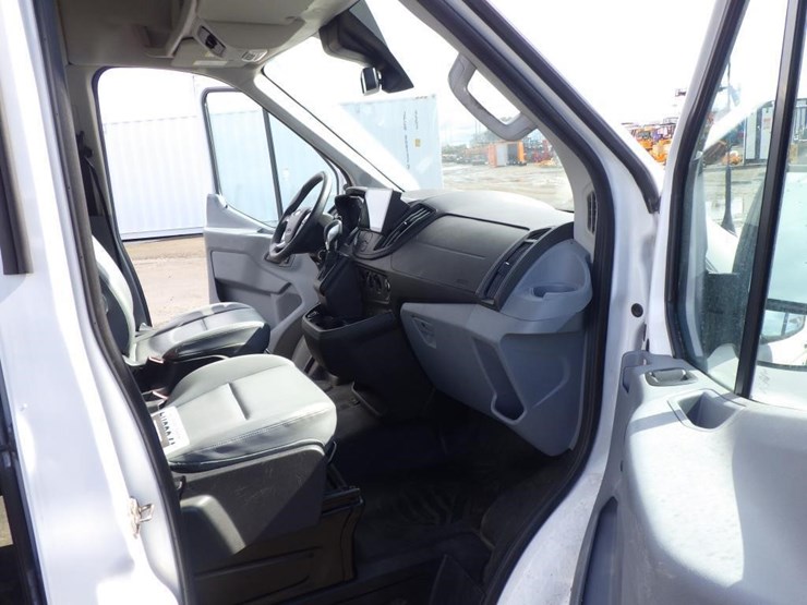 2019-ford-transit-image-6