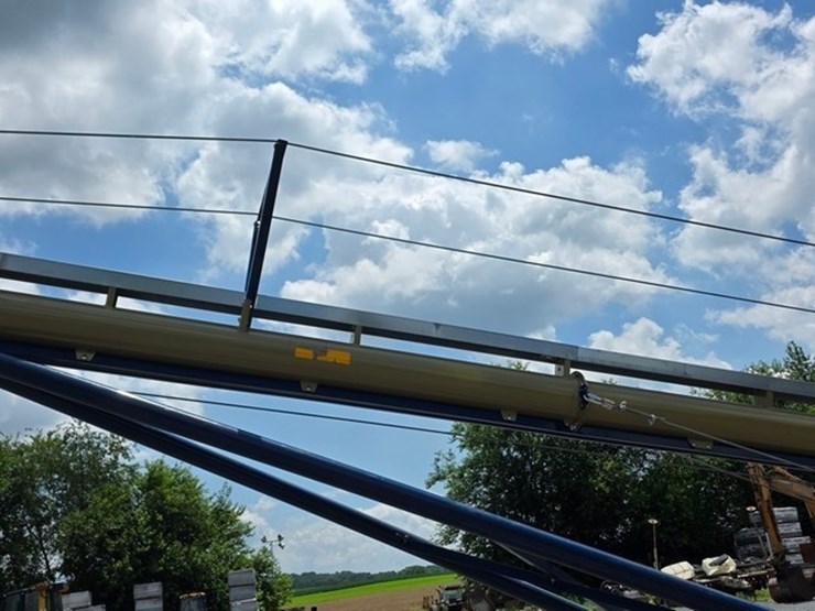 new-harvest-t862-8"x62'-transport-auger-image-26