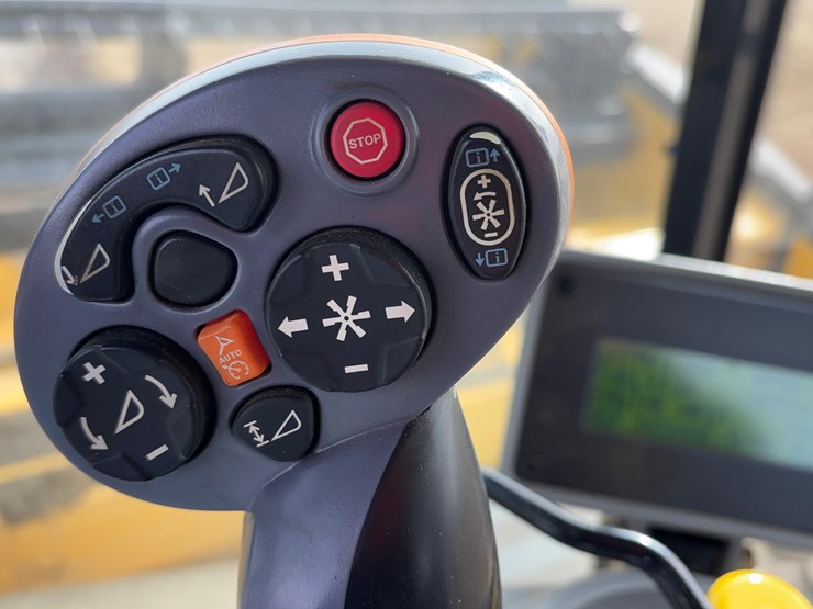 2019-new-holland-speedrower-160-image-7