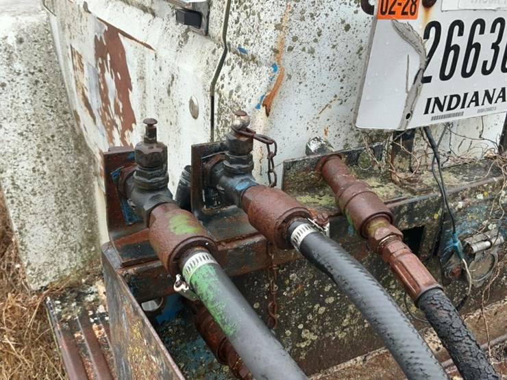 #301-•-1980-ford-k604-flatbed-truck-image-30