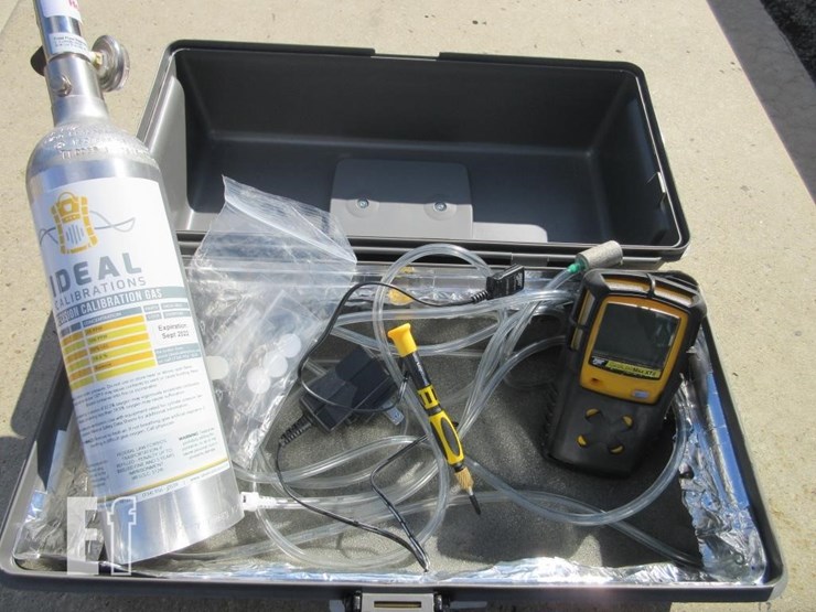 bw-gasalertmax-xtii-4-gas-detector-machine-image-1