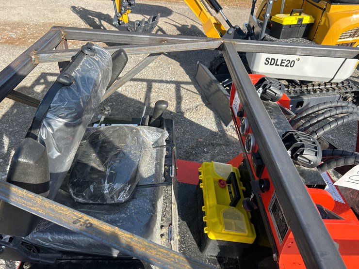 #102-•-2026-sdlanch-sdll580-ride-on-mini-skid-steer-image-5