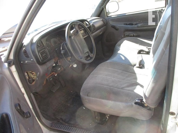 2002-dodge-2500-image-7