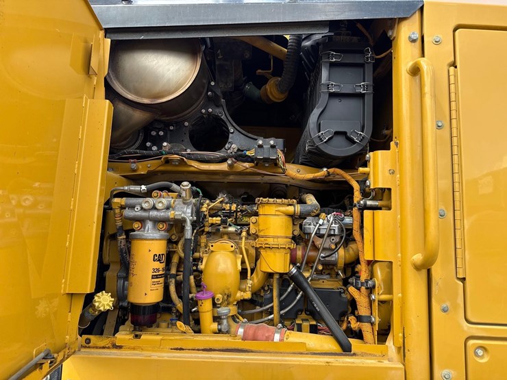 2011-caterpillar-140m2-vhp-plus-image-15
