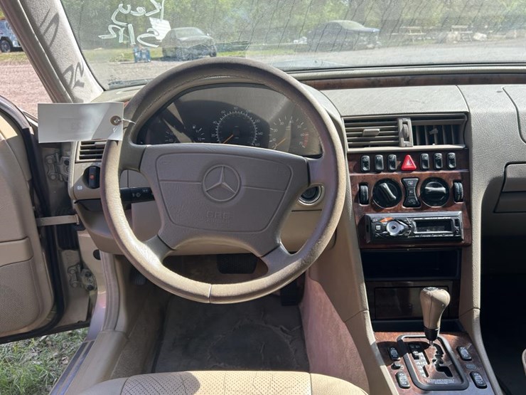 #123-•-1999-mercedes-benz-image-12