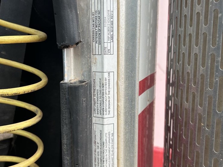 2004-peterbilt-357-image-42